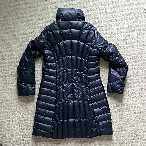 Guess puffer women’s jacket. - Picture 2 of 7